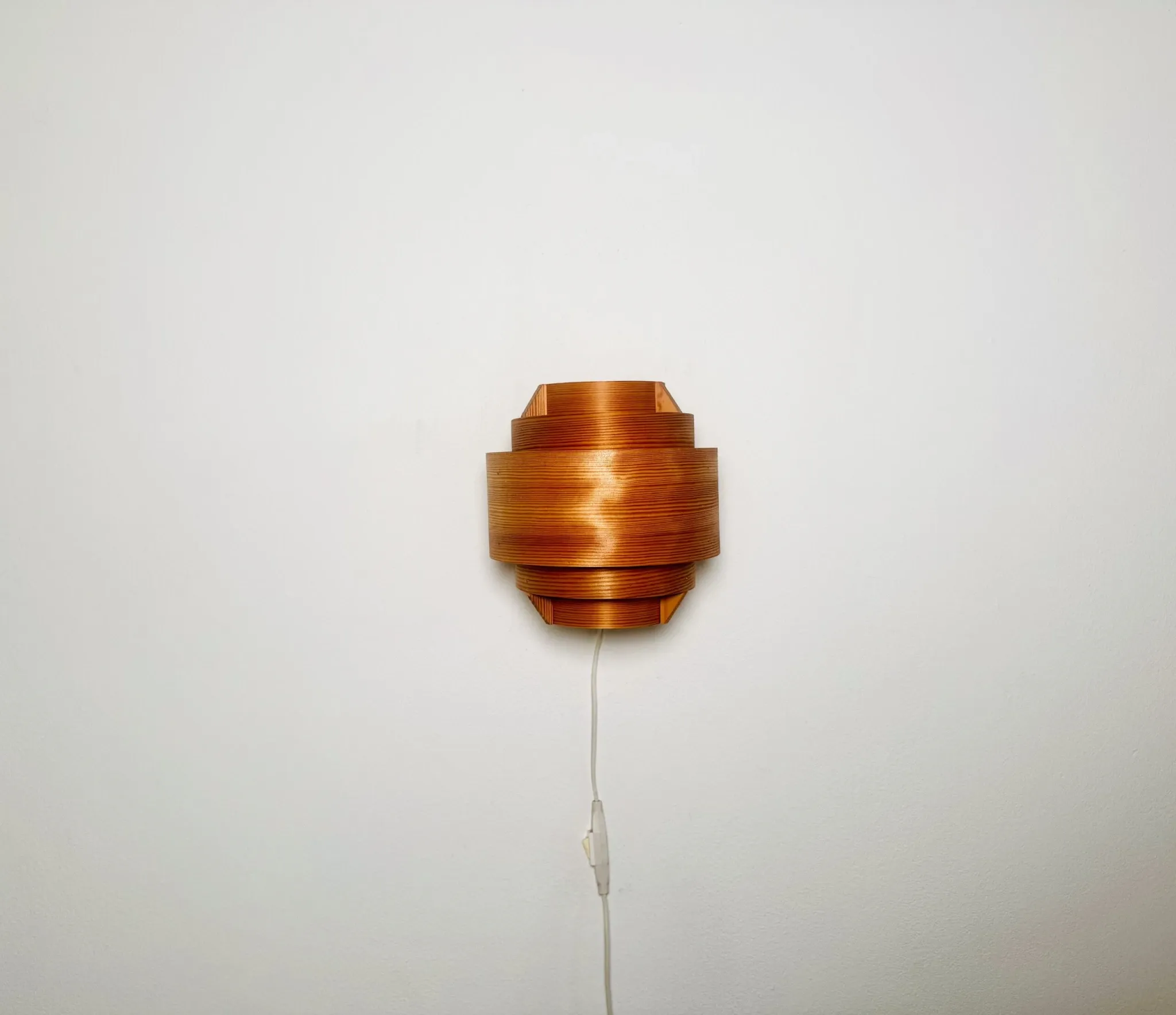 Pine Veneer Curved Wall Lamp By Hans-Agne Jakobsson For Ab Ellysett, Sweden, 1960S