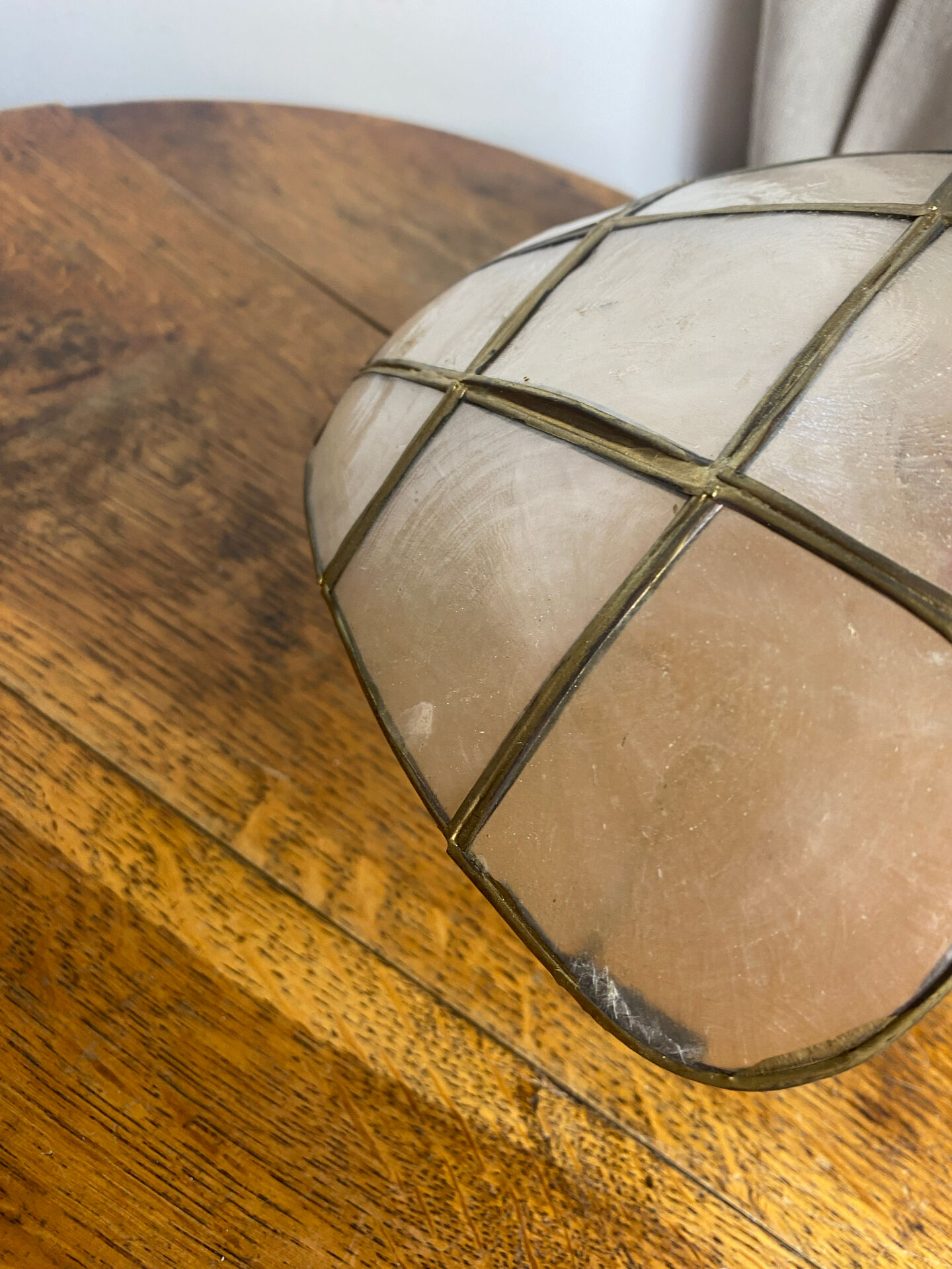 Mother-of-pearl and brass wall light