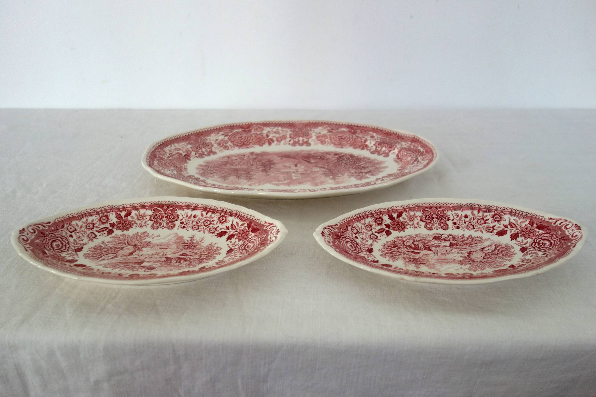 3 plates Villeroy & Boch model Burgenland red