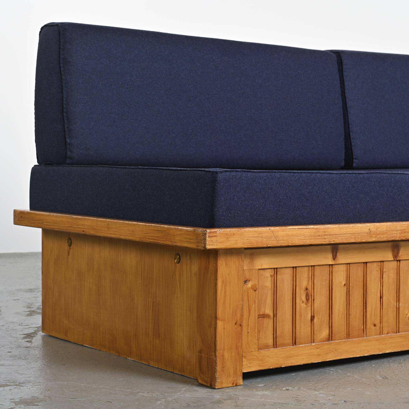 Banquette-lit par Charlotte Perriand, Les Arcs 1970
