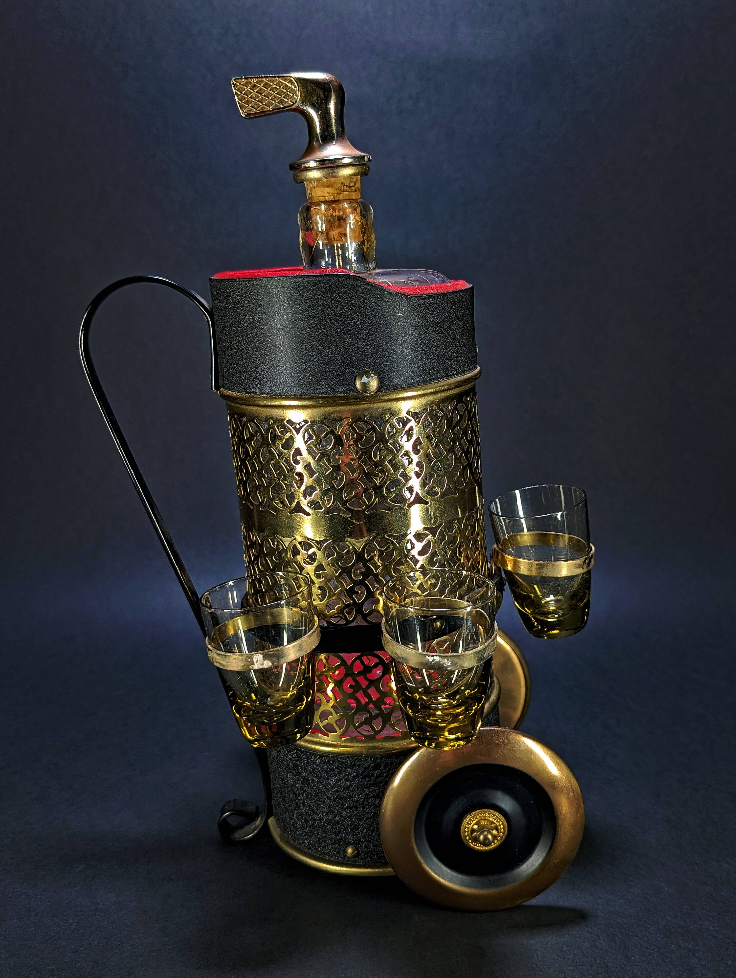 Vintage Musical Golf Caddie Cart Decanteur Art Deco 60's with 5 shots glass