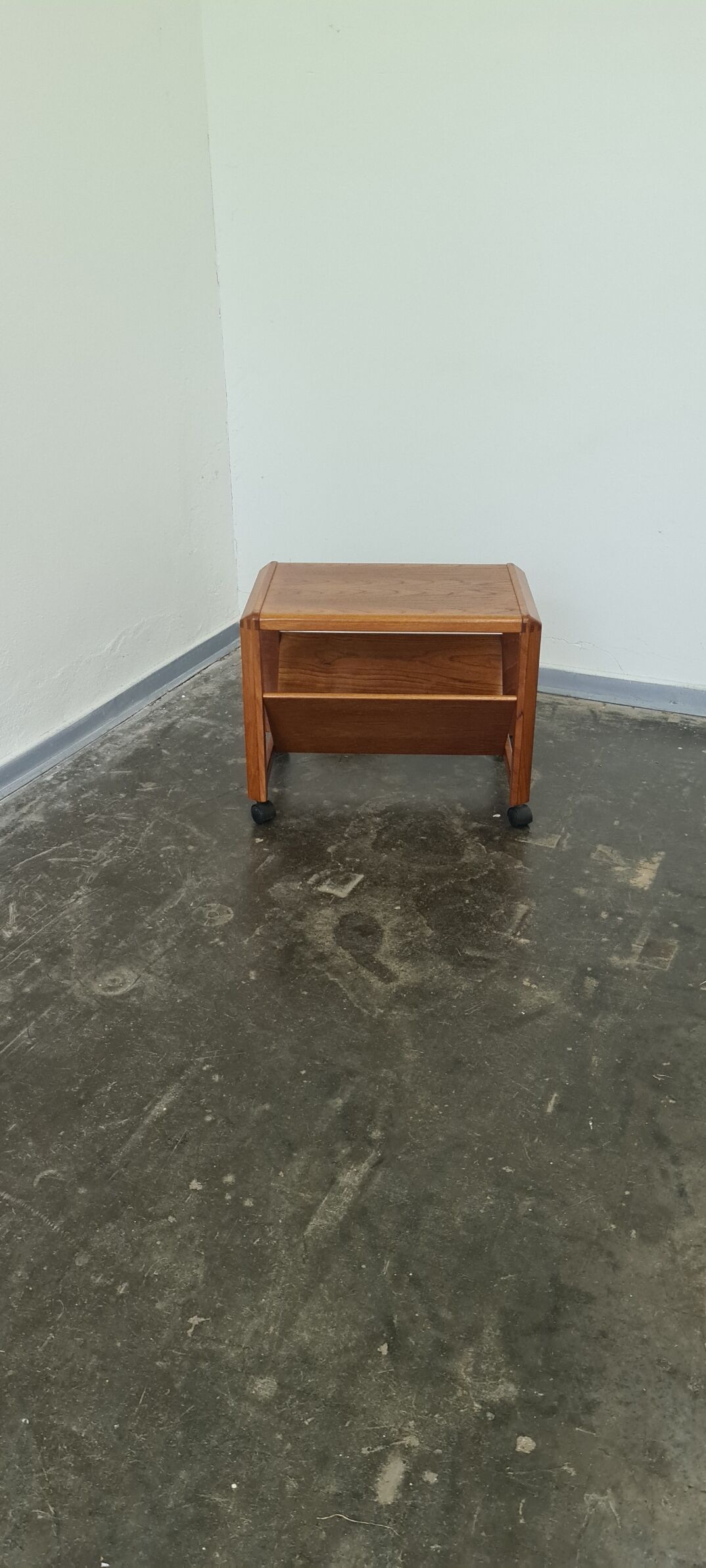 Vintage teak Danish design magazine trolley/side table  by Aksel Kjersgaard