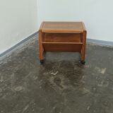 Chariot table d’appoint vintage en teck danois par Aksel Kjersgaard
