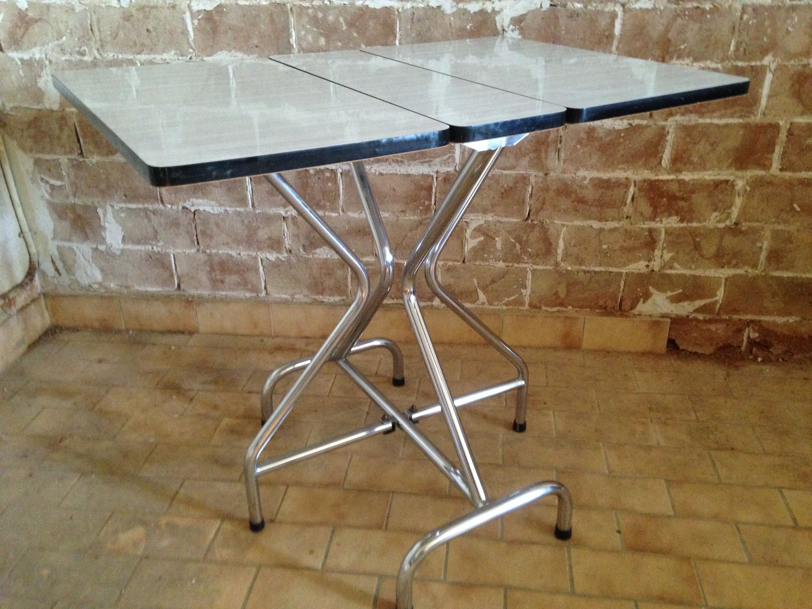 Vintage shapeica folding table and chrome feet 60/70