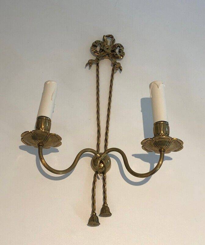 Paire d'appliques en bronze de style Louis XVI