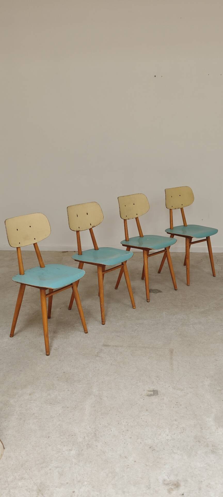 Lot de 4 chaises bois TON Bystrice ( Thonet ) bleu clair , lot 2