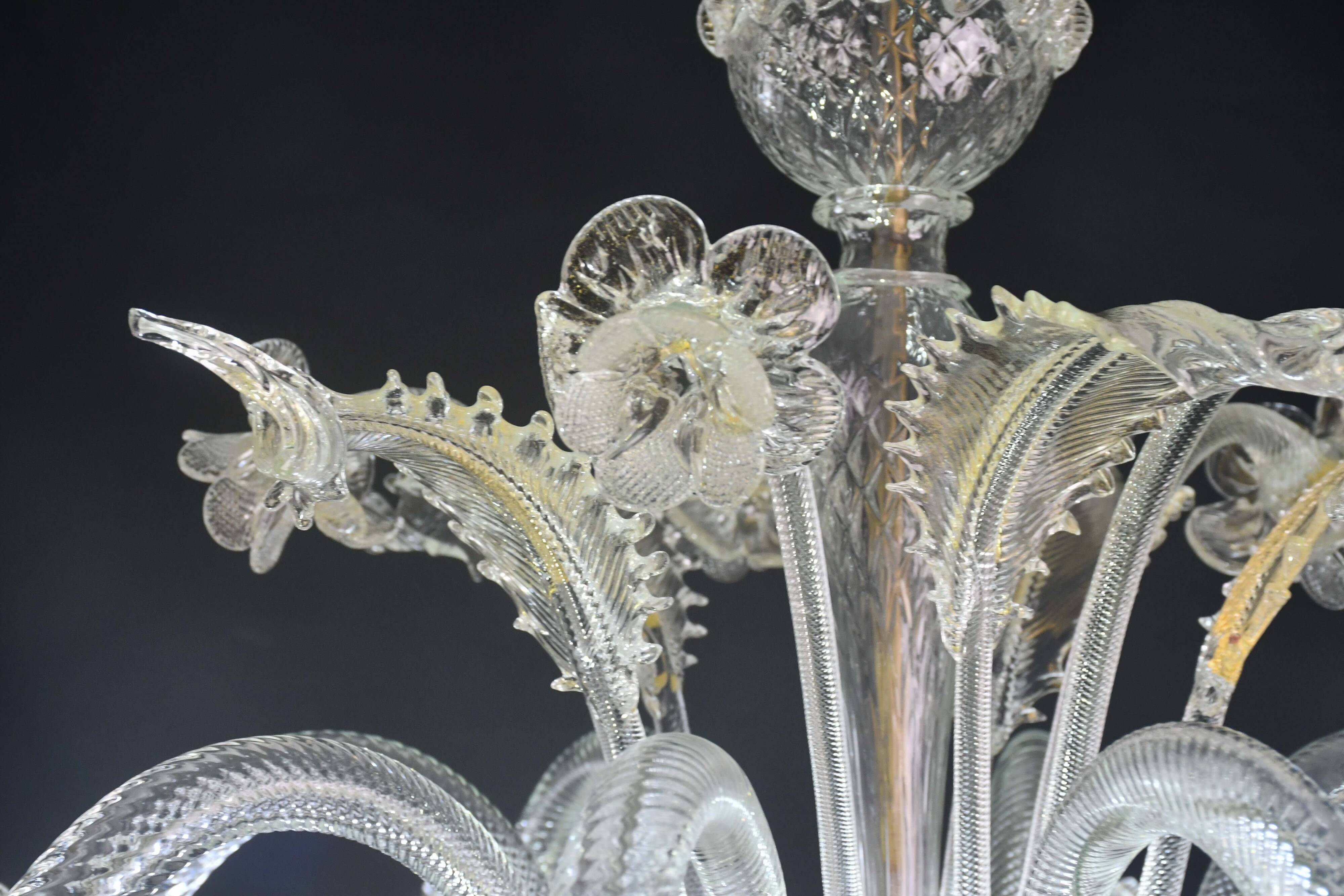 Wonderful large size Venetian chandelier, transparent and gold Murano glass