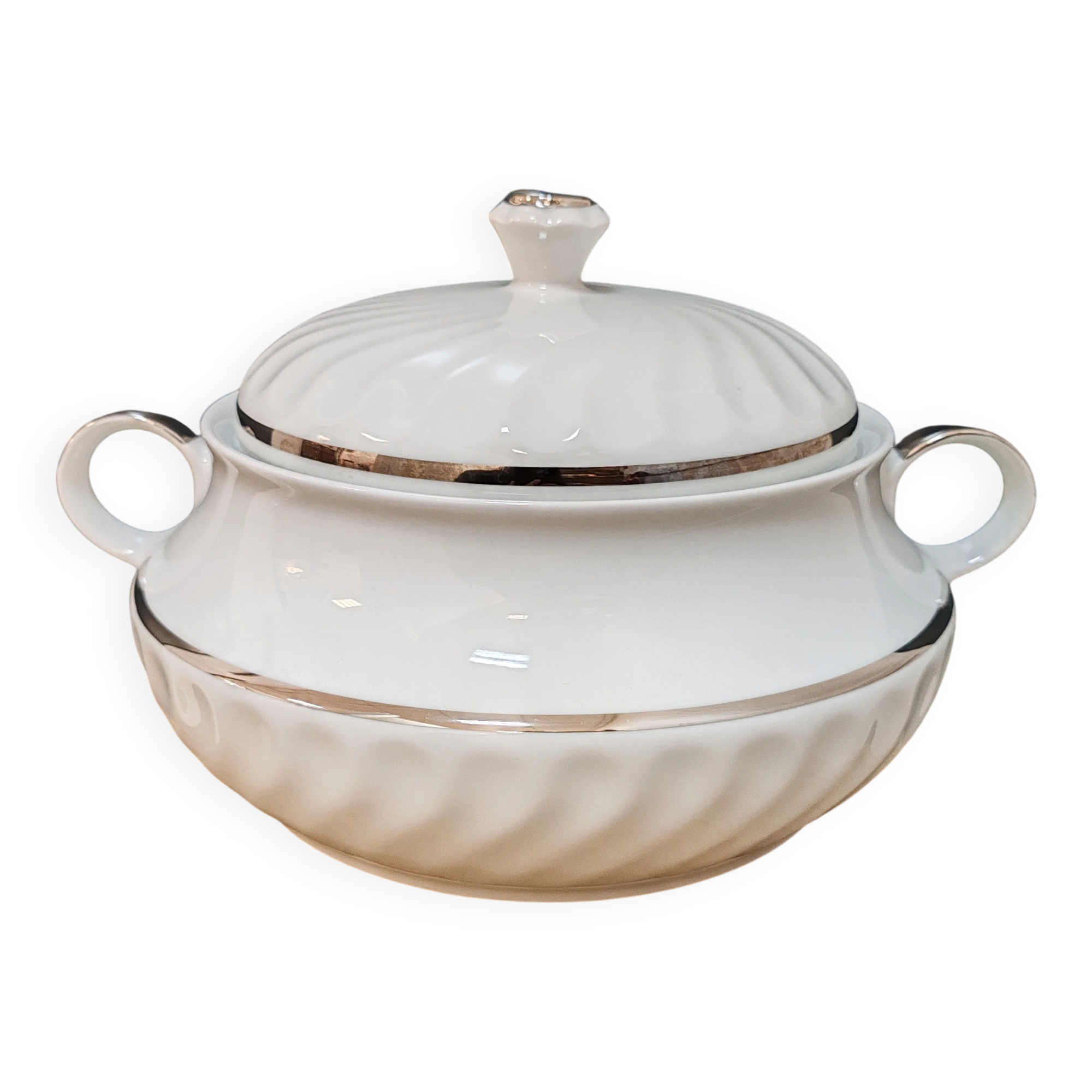 Porcelain soup tureen