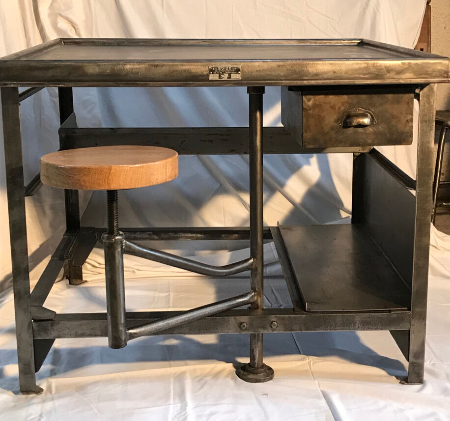 Postal sorting table