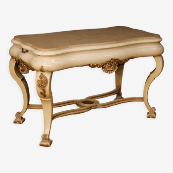 Table laquée hollandaise et dorée avec plateau en marbre