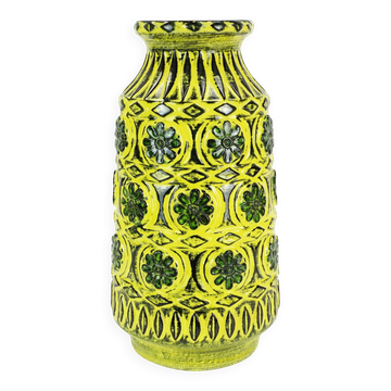 Vase en céramique Bay des années 1960, décor en relief de fleurs, vert, jaune, noir, modèle 76 40.