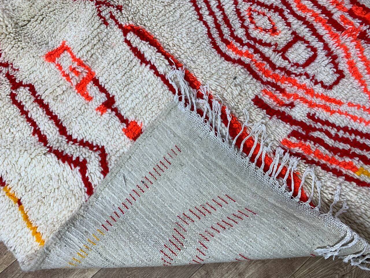 Handmade moroccan berber rug 250 x 147 cm