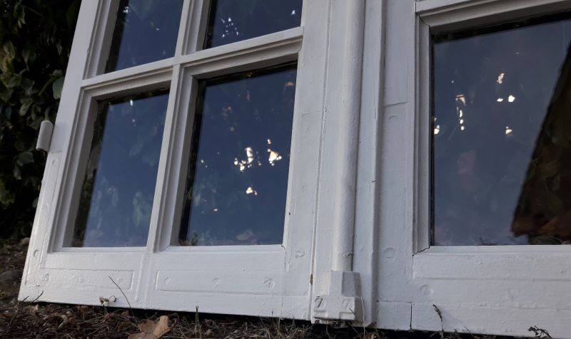 Old oak window H96.9xL81cm small panes