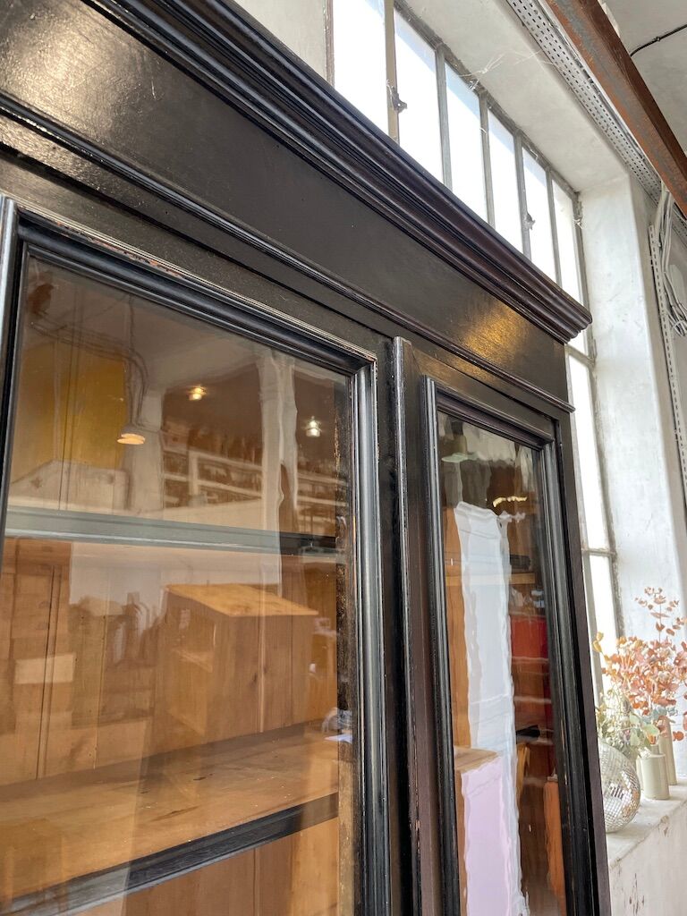 Napoleon 3 walnut window glass cabinet