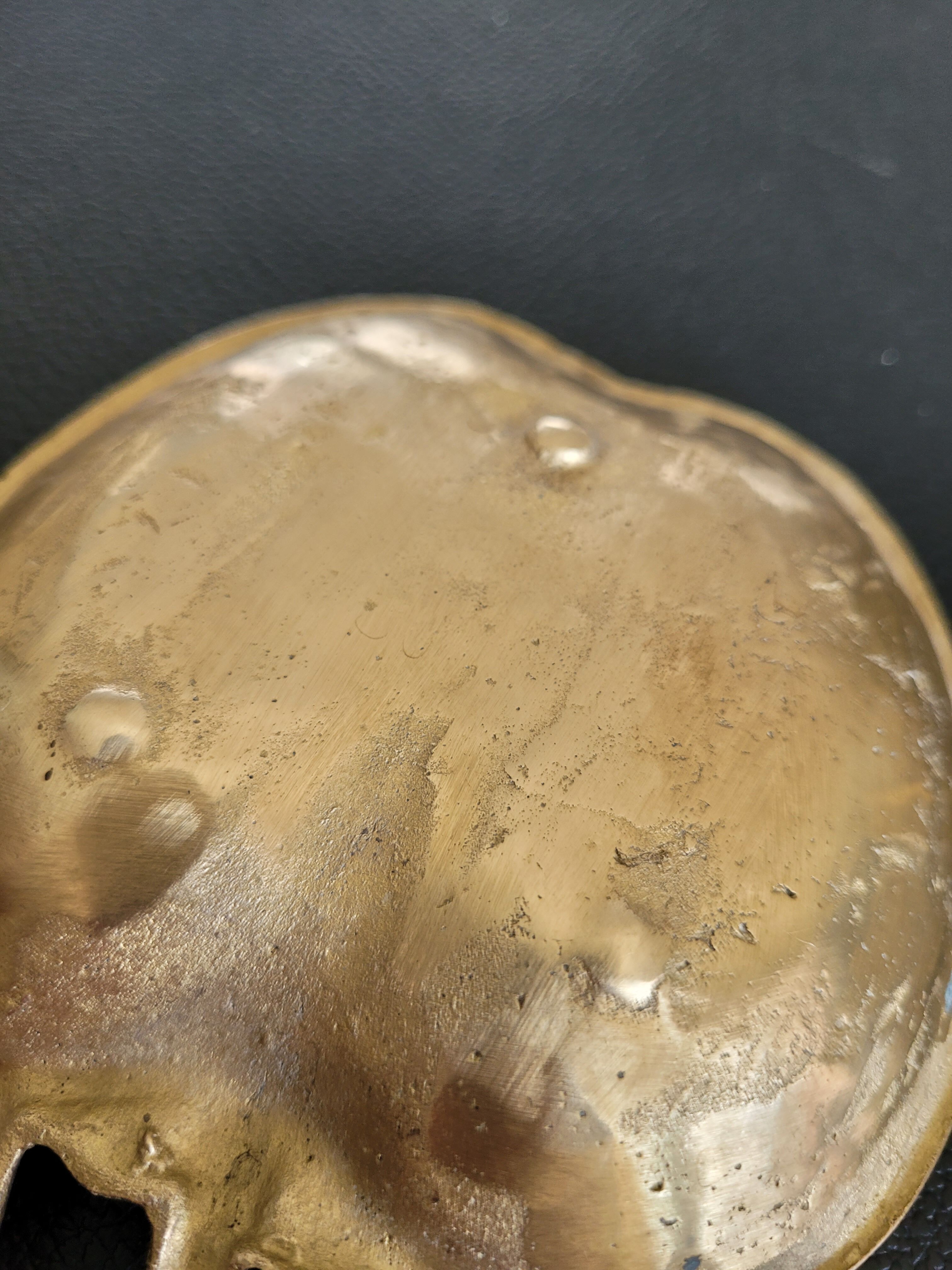 Empty brass pocket - apple