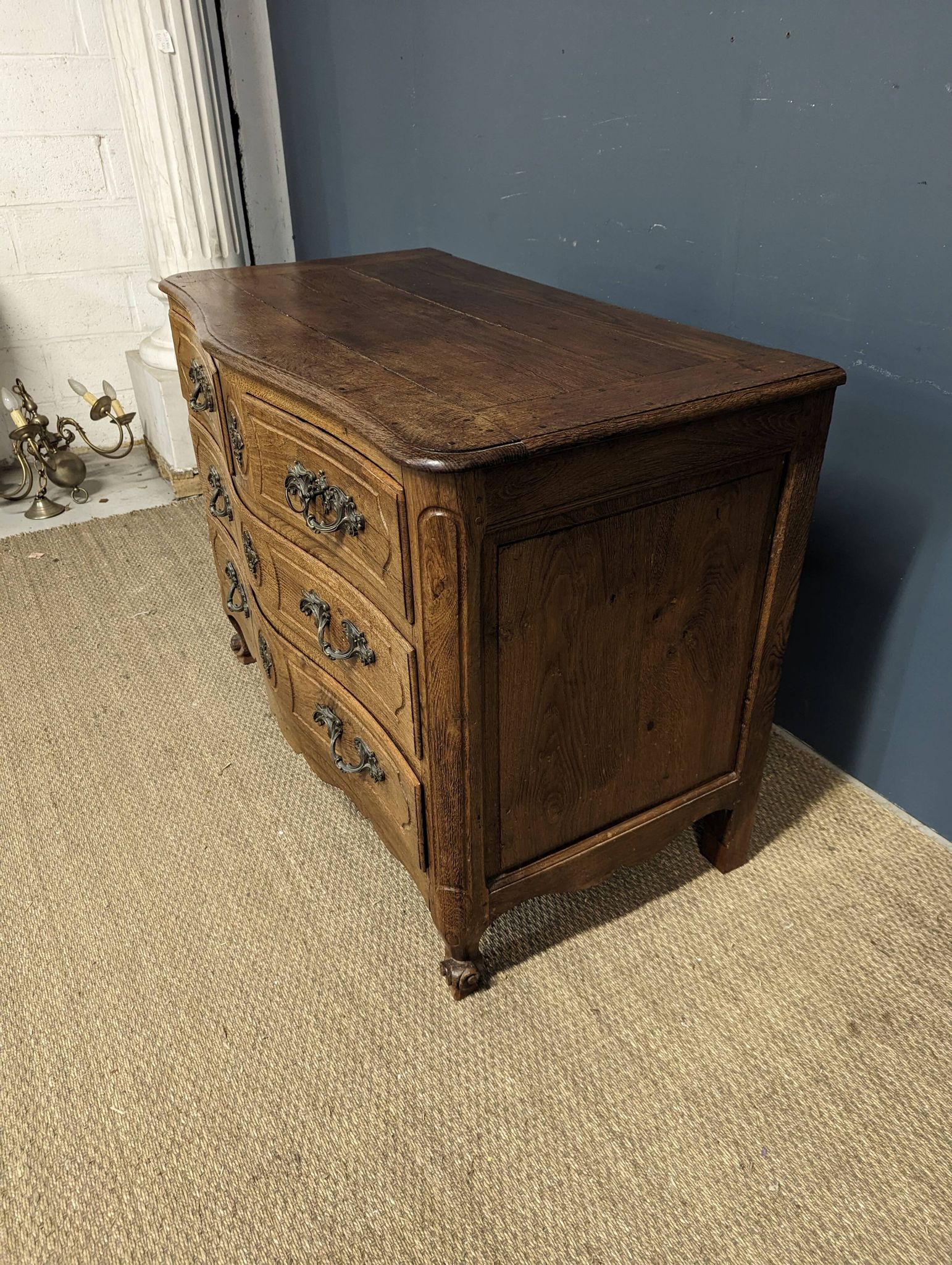 Louis XIV period chest of drawers in oak