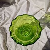 Vase en verre vert