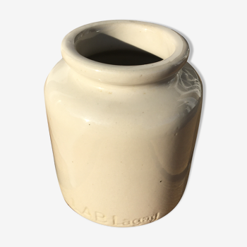 Beige sandstone mustard pot