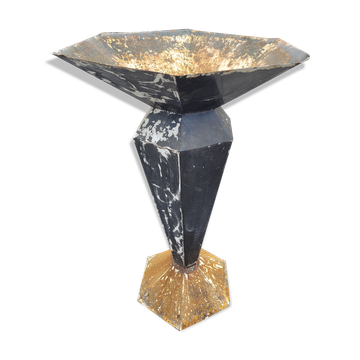 Iron standing planter