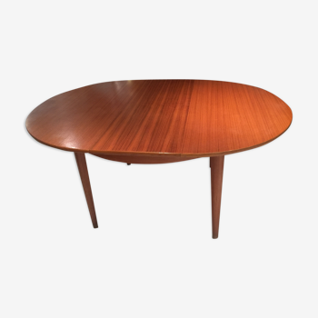 Table ronde scandinave