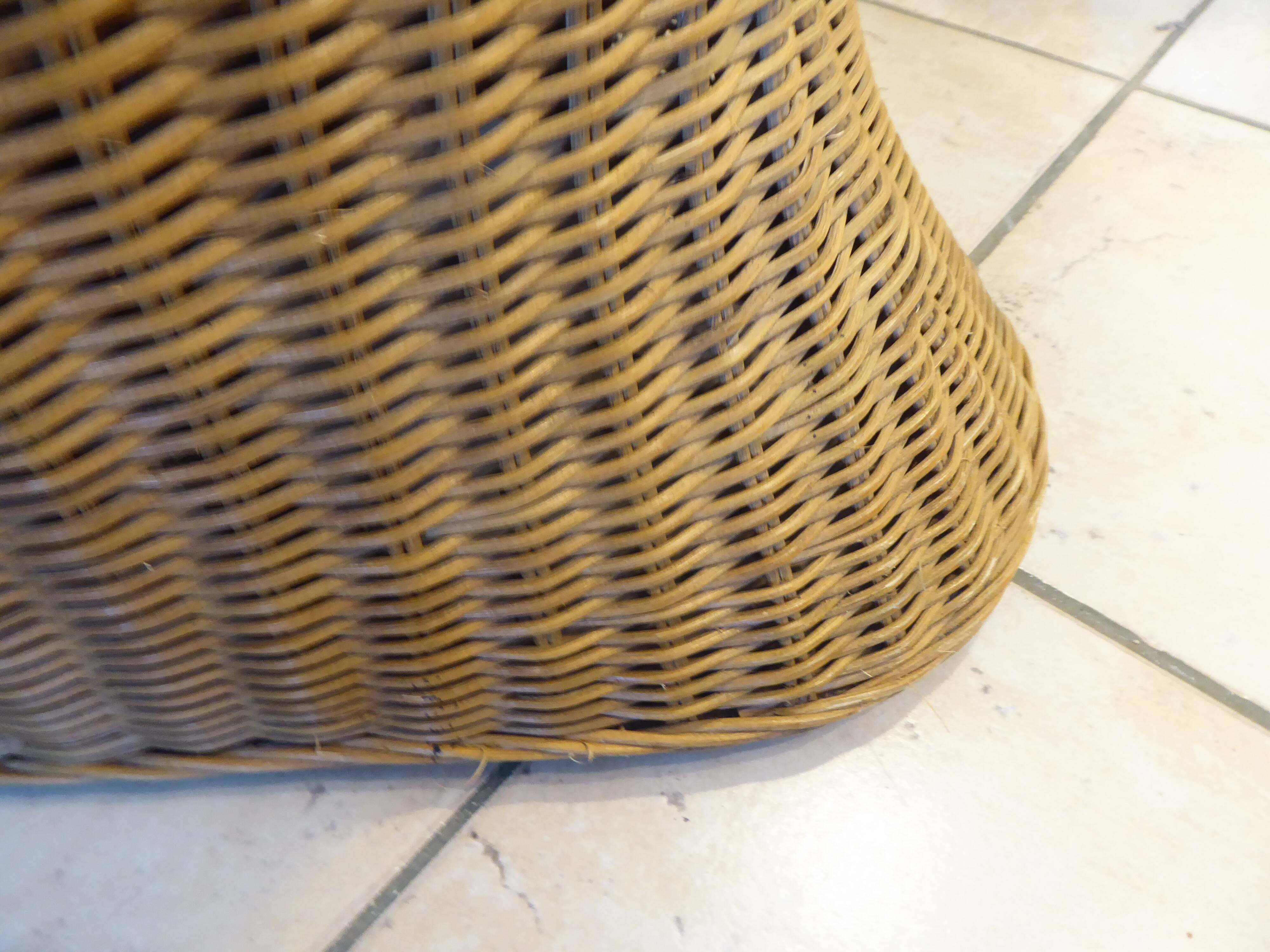 Wicker lotus armchair