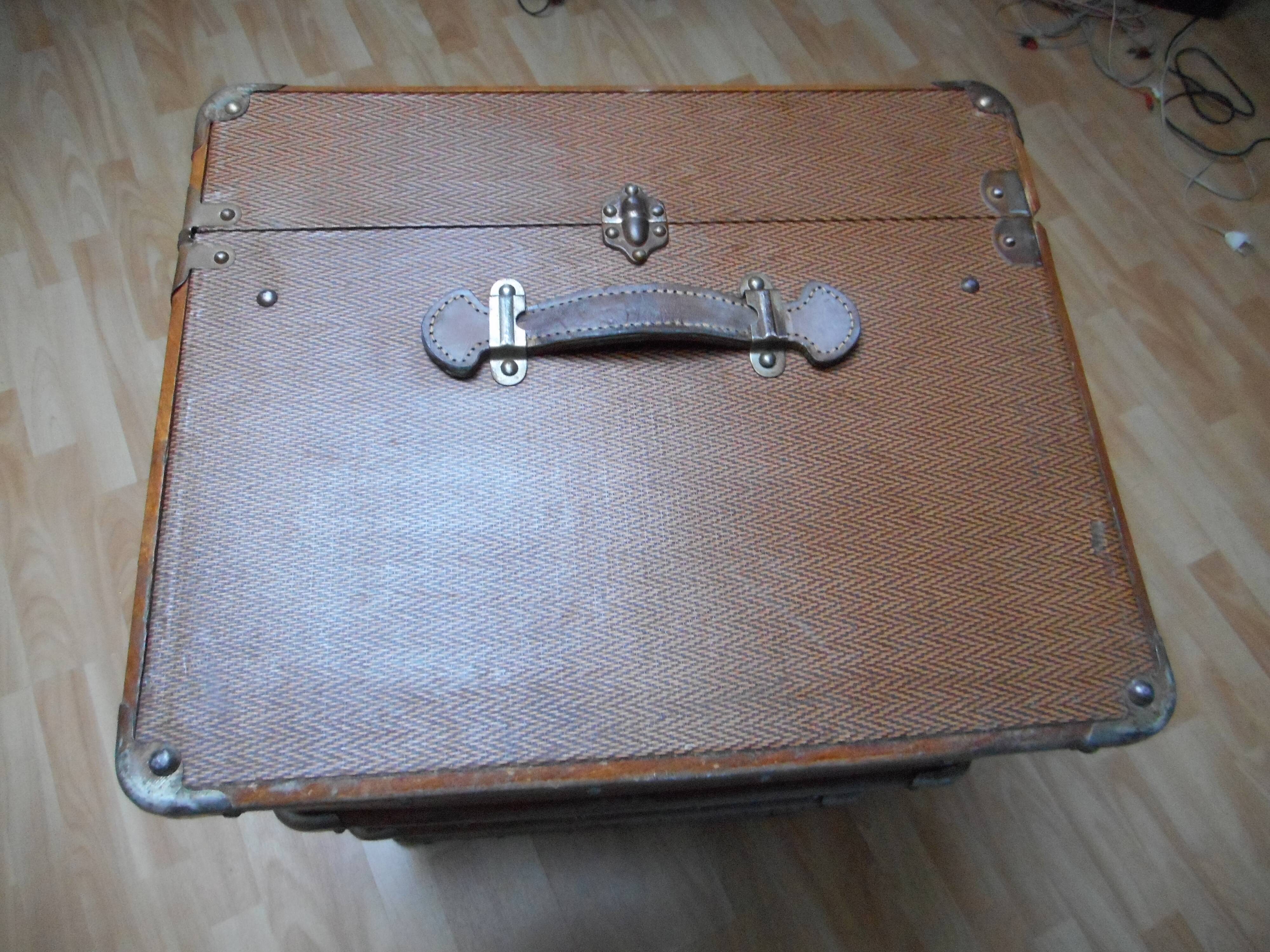 Malle de voyage ancienne