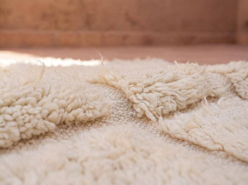 Tapis berbère en laine naturelle fait main traditionnelle taille 1.5/2.5 m