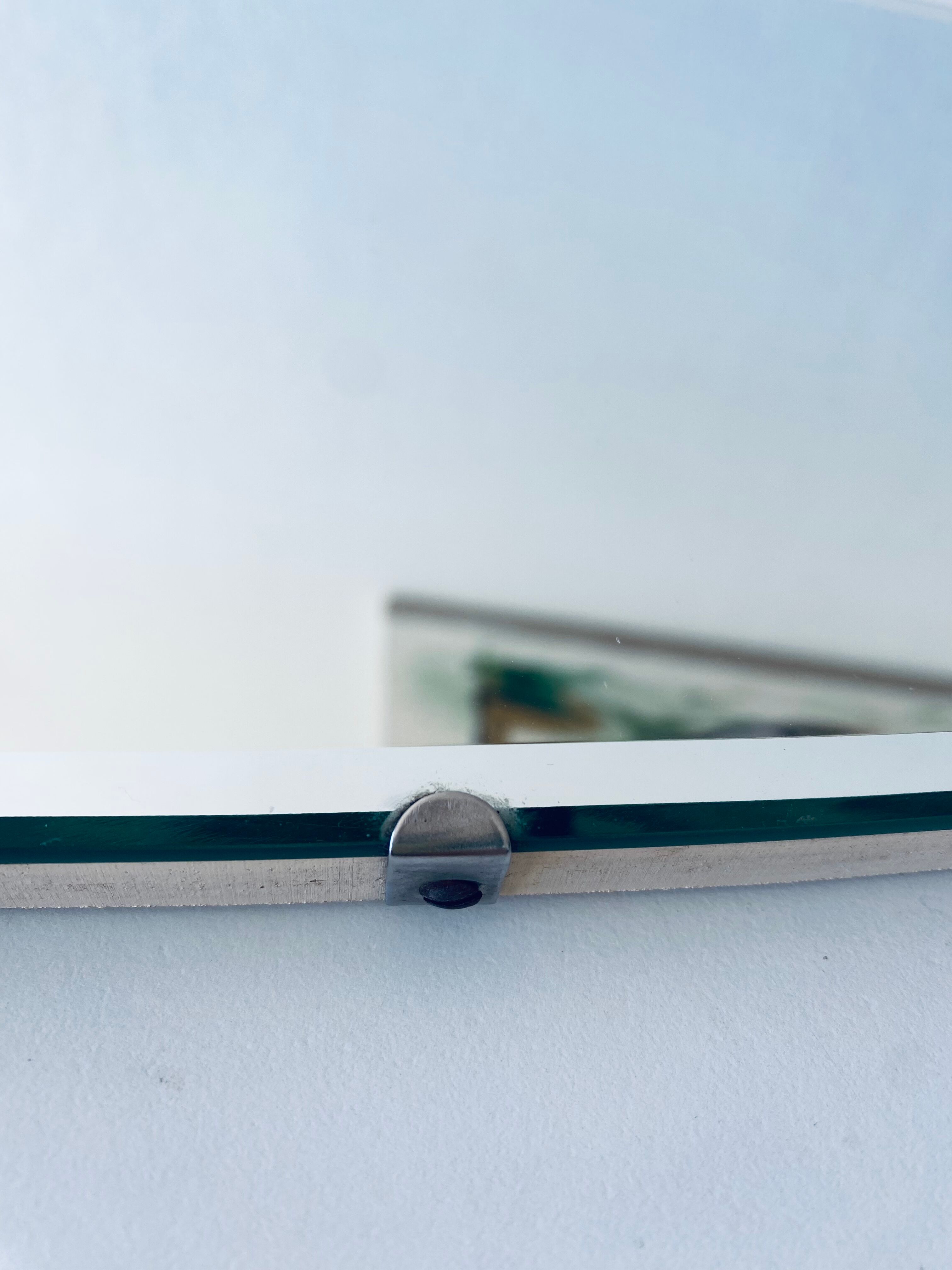 Mirror beveled retro shape