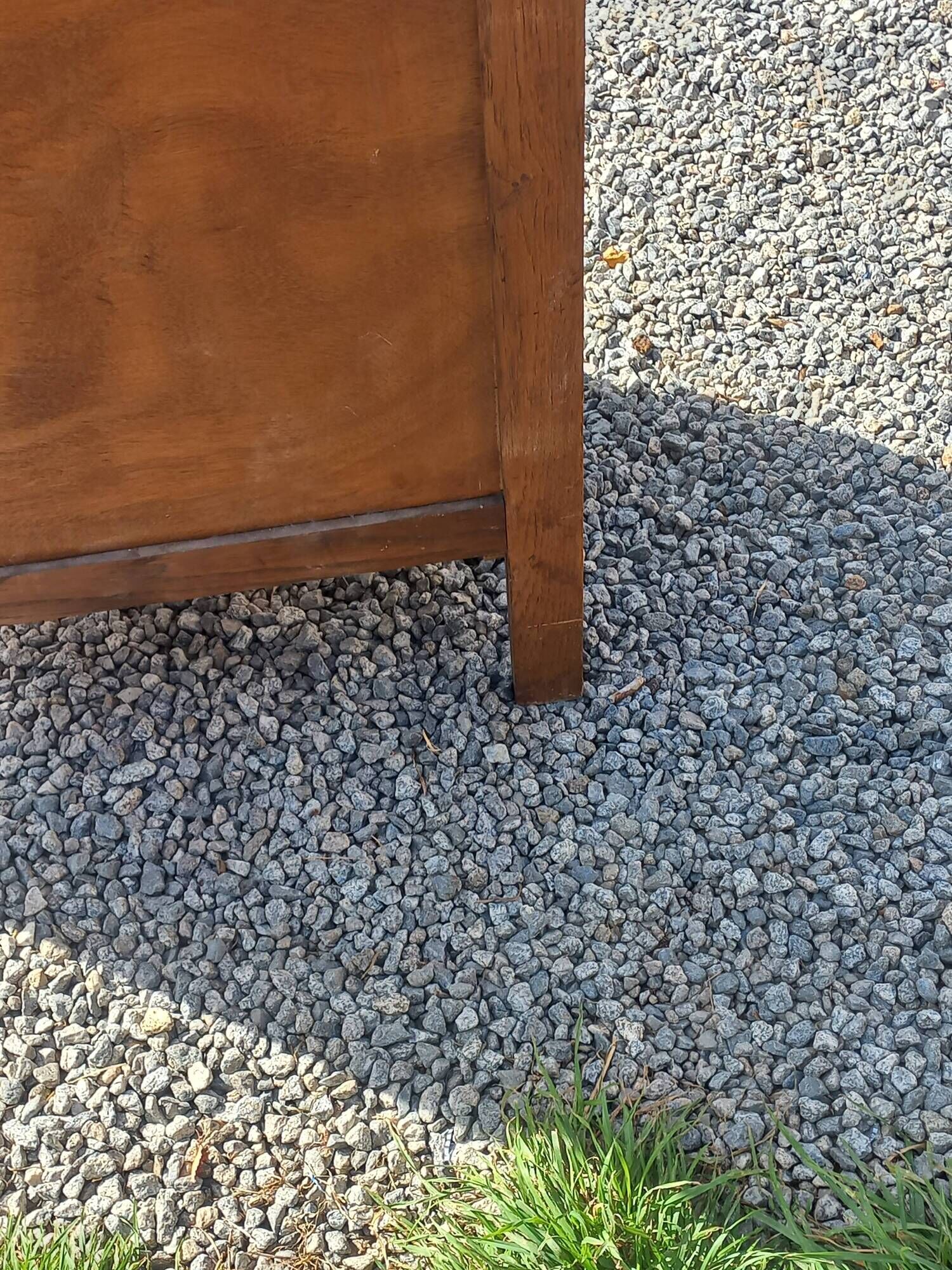 Vintage oak chest of drawers with 5 drawers from the 1950s.