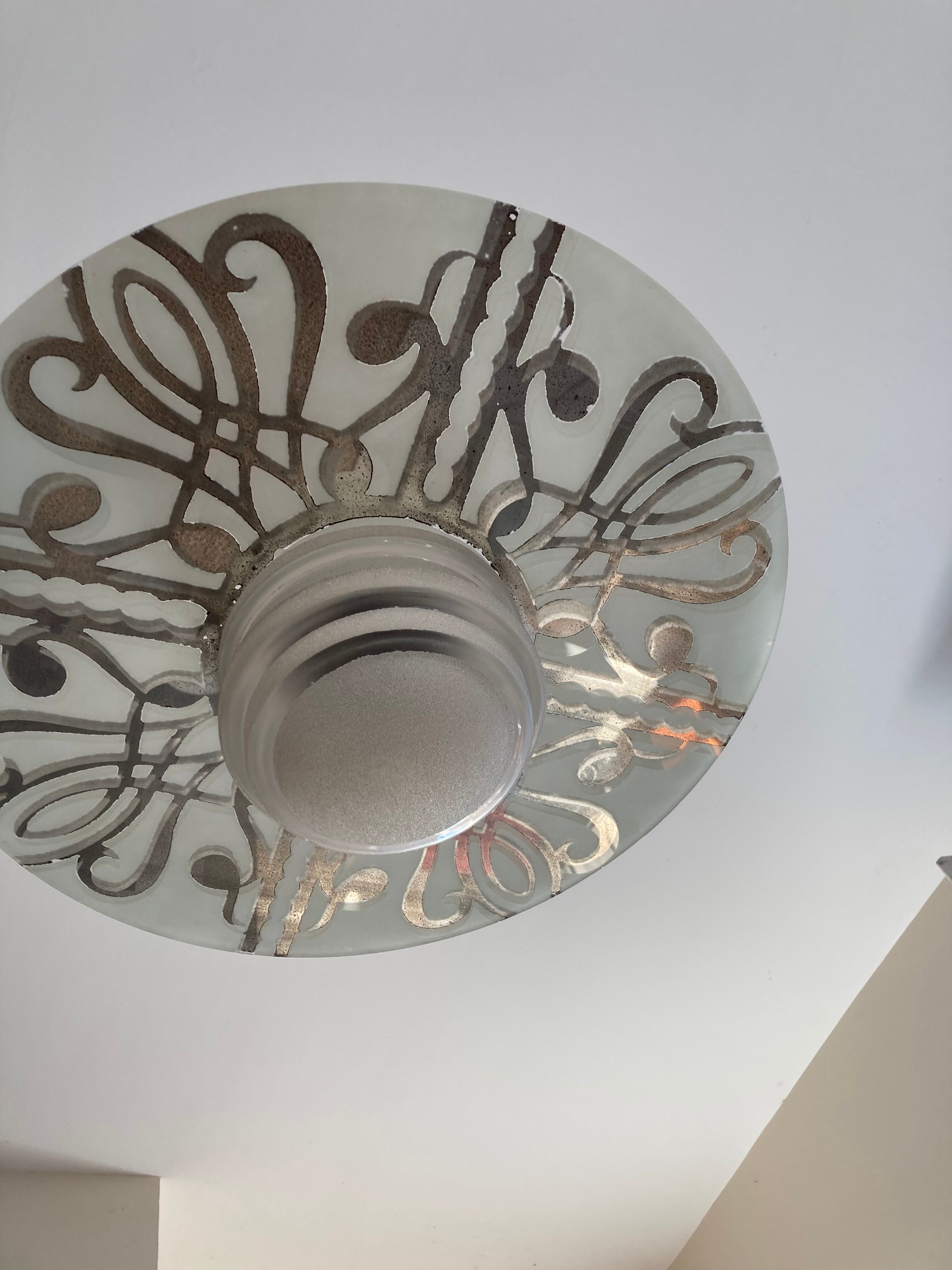 Art Deco pendant lamp in frosted glass and floral disc