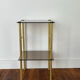 Tables d’appoint en verre et laiton