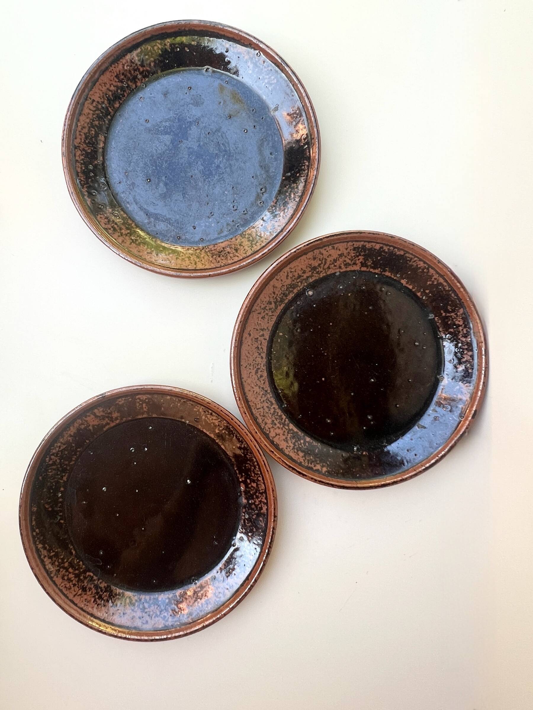 Set of 3 Keraluc dessert/brunch plates in turned stoneware, France 1970.