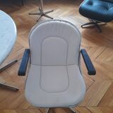 Arne Jacobsen A 825 dining table and 4 vintage chairs