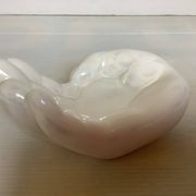 Vide poche baguier main blanc irisé