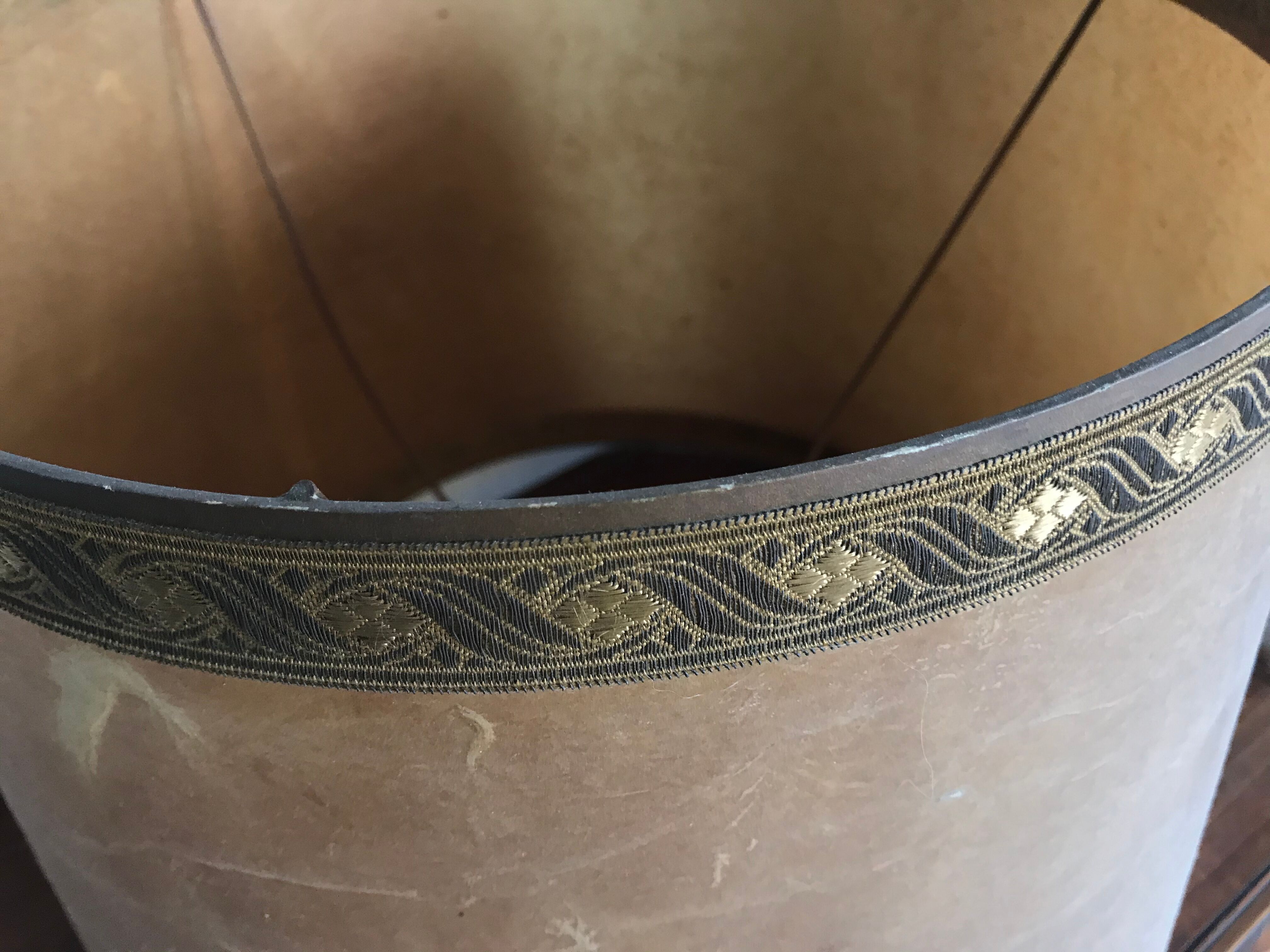 Abat-jour vintage en peau
