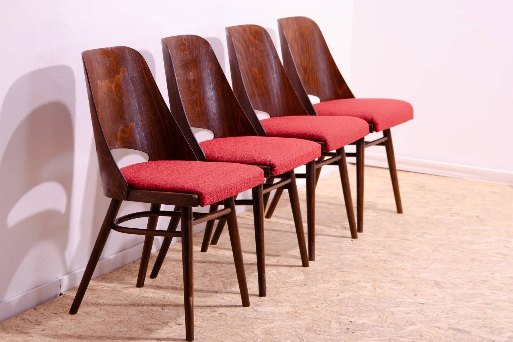 Chaises de salle à manger vintage par Radomír Hofman, années 1960, ensemble de 4