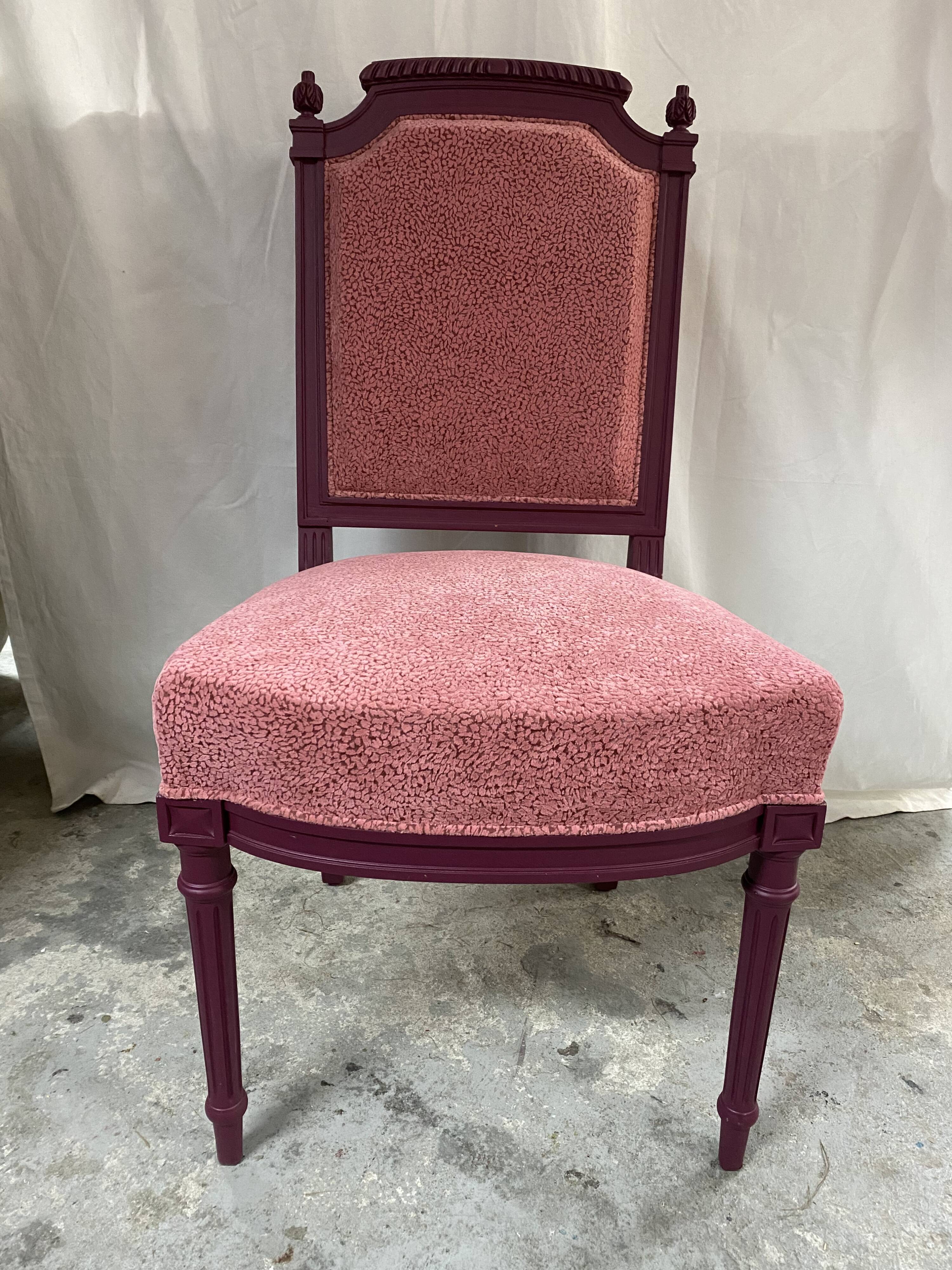 Corner pink chair