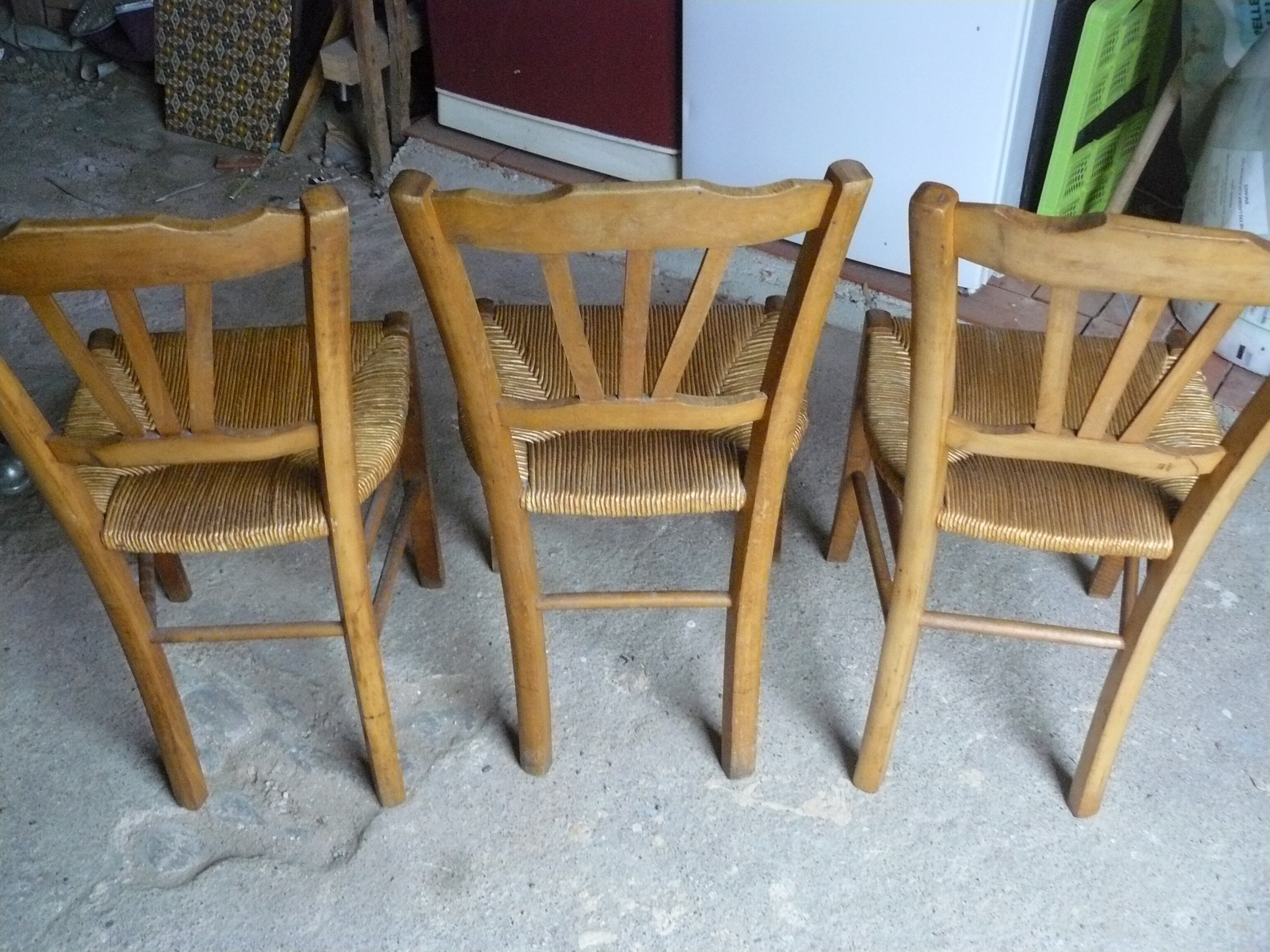 Lot of 3 chairs