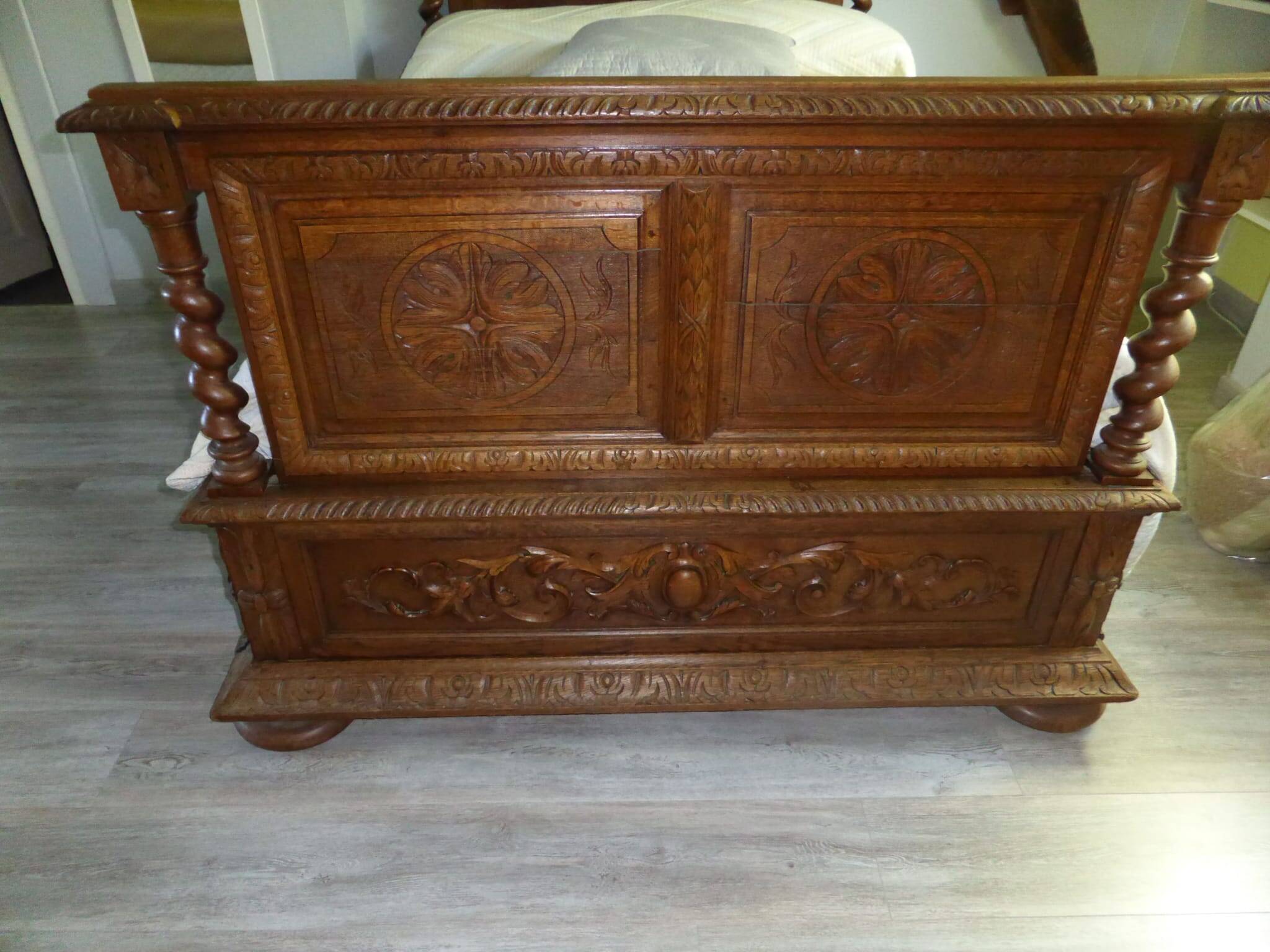Lit ancien style Louis XIII Baroque