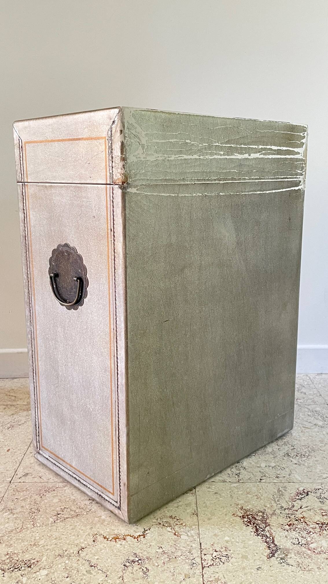 Malle vintage storage