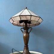 Lampe de table Tiffany Art déco en vitrail violet