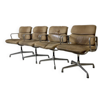 Set of 4 Eames office chairs model 108 Herman Miller