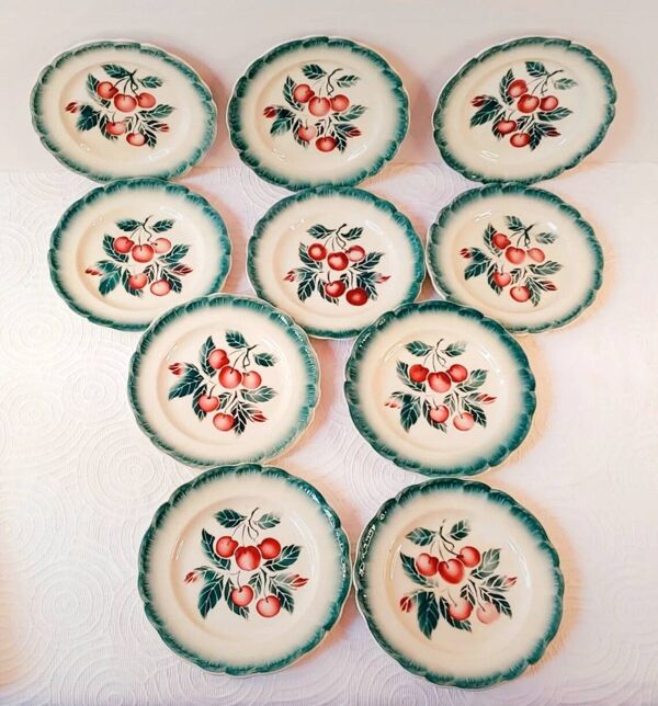 Assiettes à dessert  Badonviller  ’’Bouquet de cerises’’