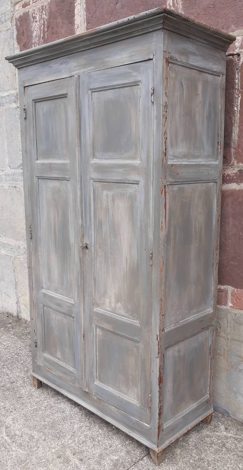 Wardrobe (shelves and/or hanging space)