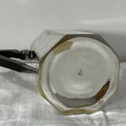 Cafetière en argent massif de style Art Déco français, octogonale, avec poignée en bois ébène, vers 1925-1935.