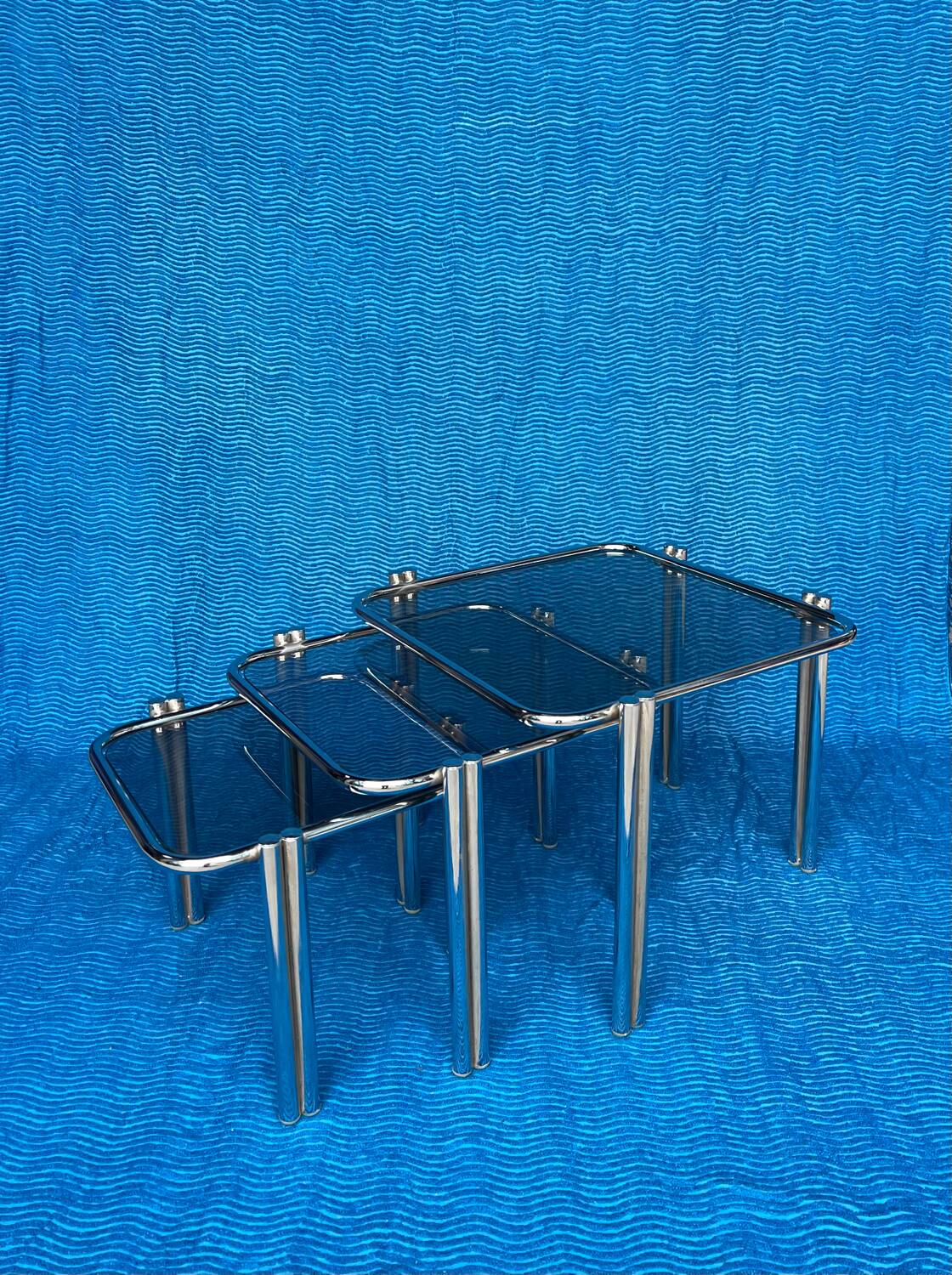 SET OF 3 NESTING TABLES WITH CHROME METAL DOUBLE BASE AND SMOKED GLASS