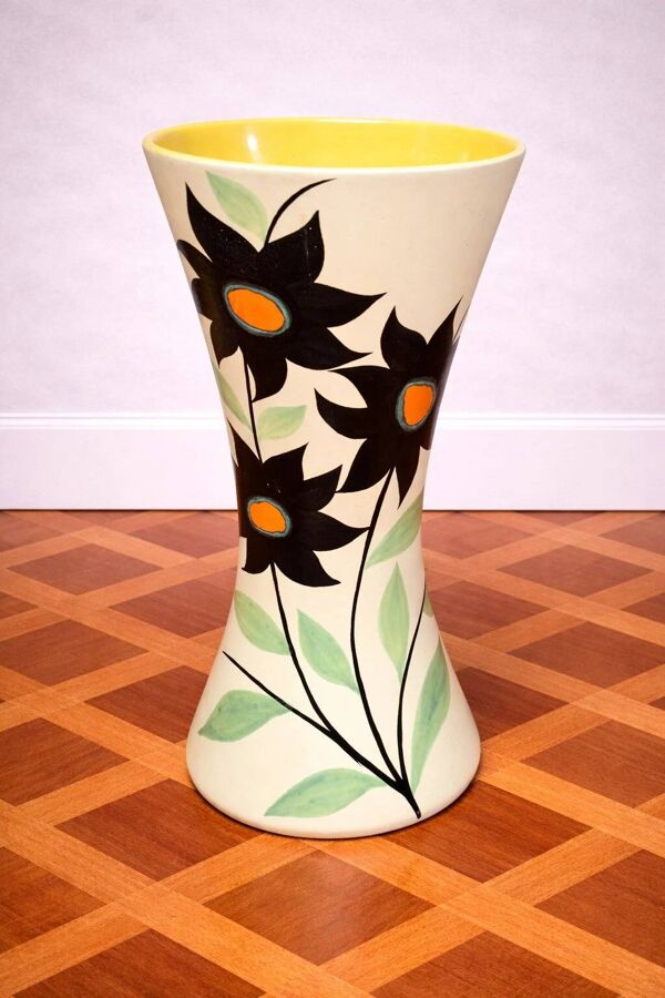 Vallauris : Vase en céramique signé G.F. – décor floral stylisé