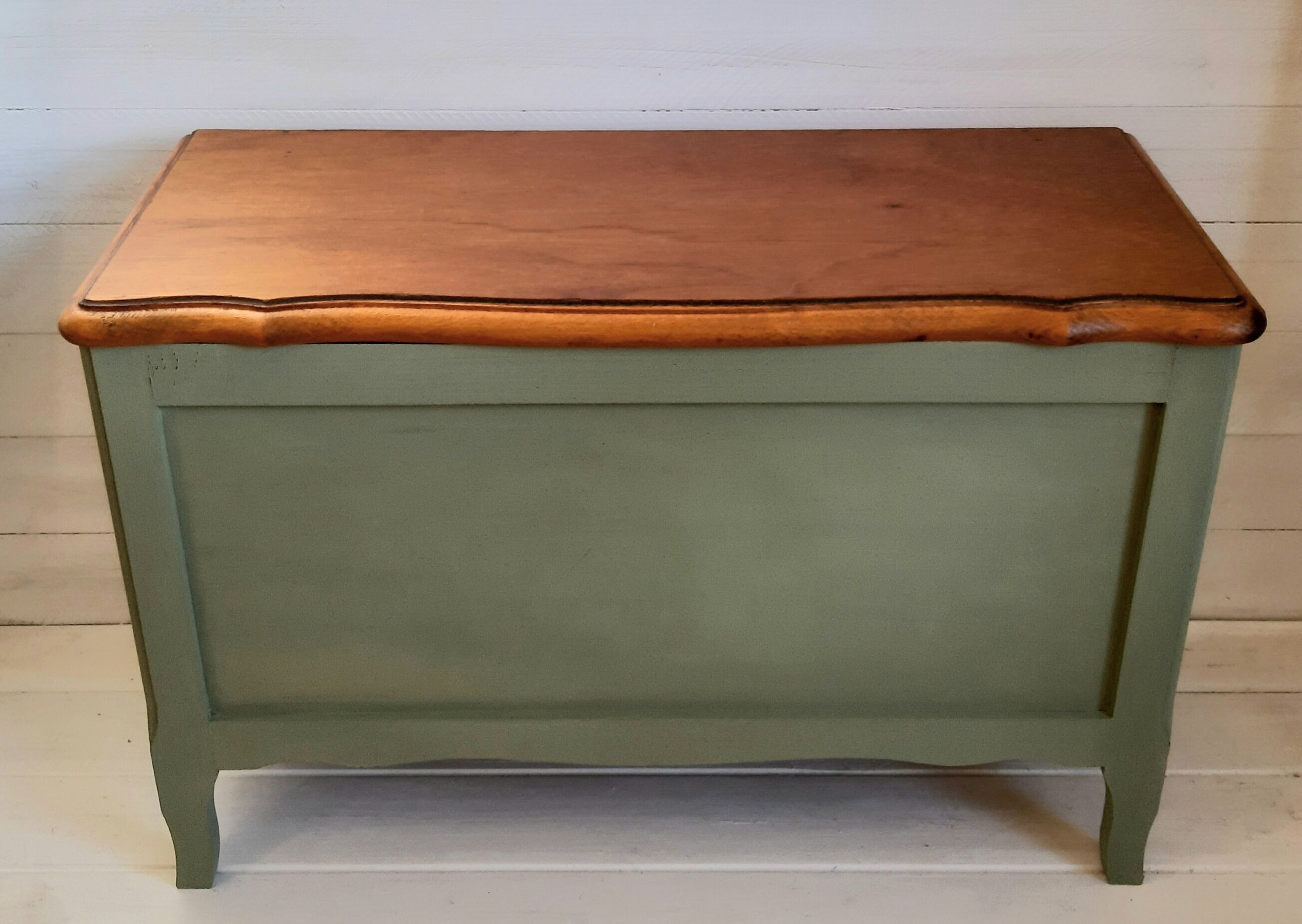Antique chest bench