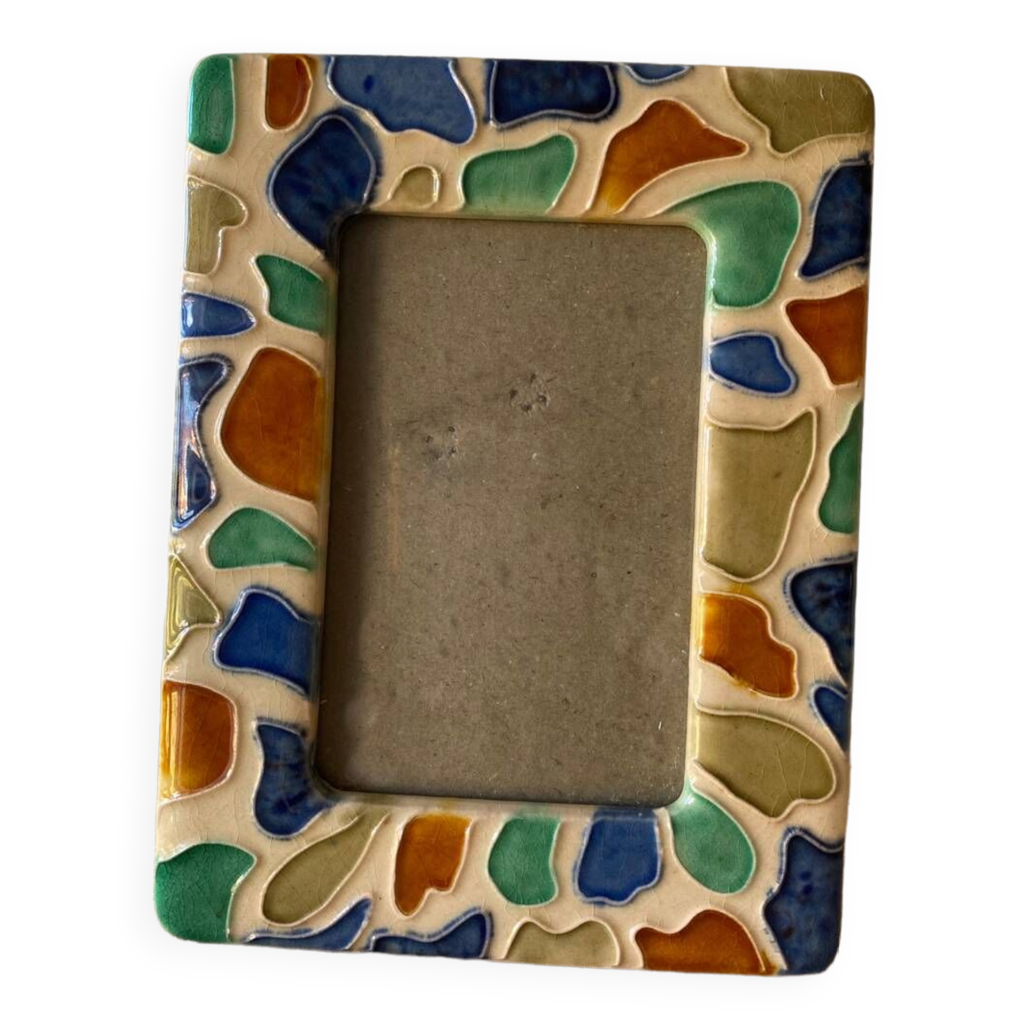 Enamelled ceramic frame