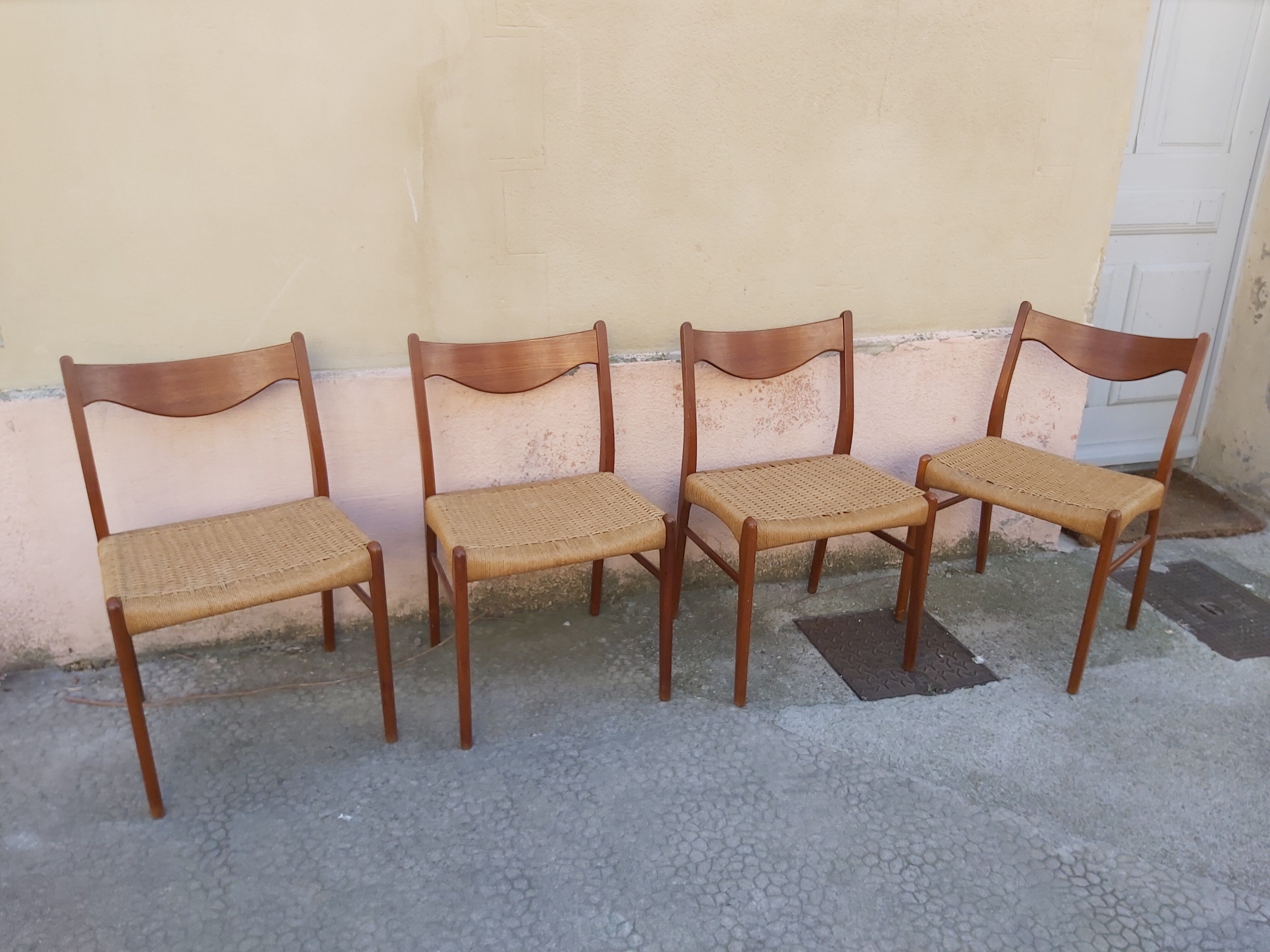 Series of 4 chairs by Bender Madsen and Ejner Larsen for Stølefabrik